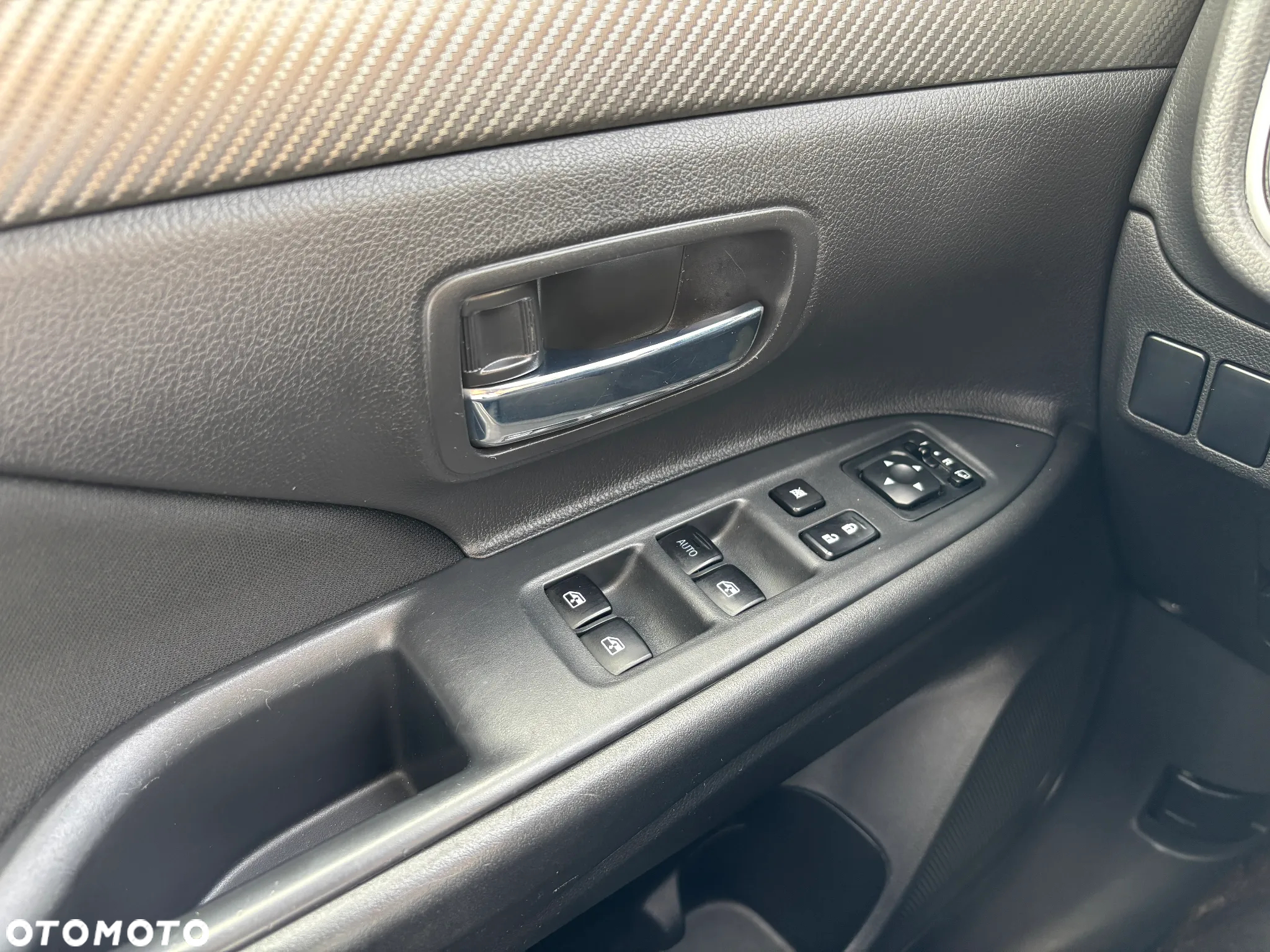 Mitsubishi Outlander 2.2 DID Intense + 4WD - 20