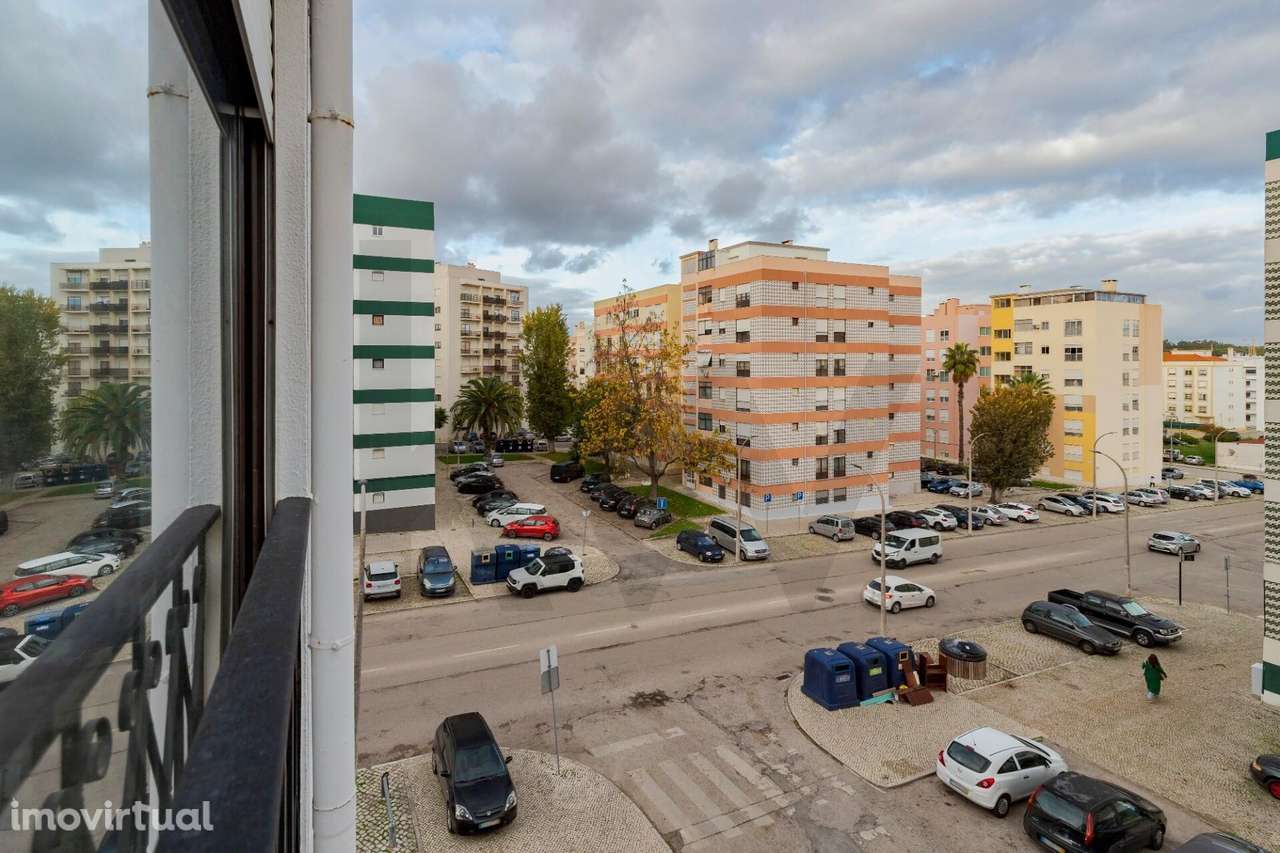 T4 com Suite para Remodelar - Oportunidade Única | Bº Liceu -  Setúbal - Grande imagem: 4/4