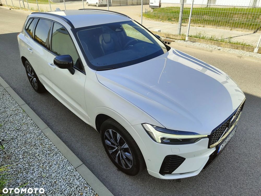 Volvo XC 60 B4 D Plus Dark - 11