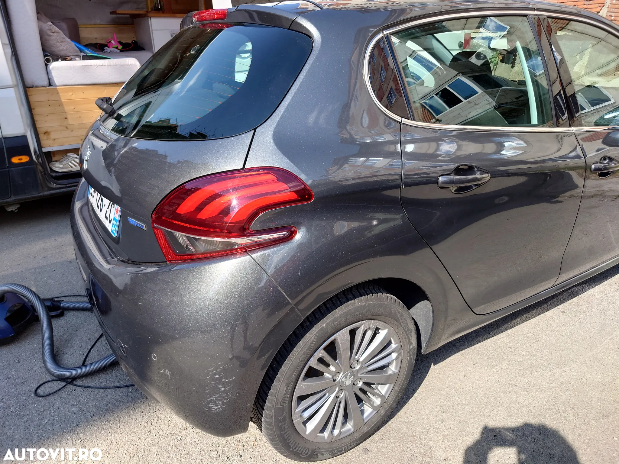 Peugeot 208 1.2 L PureTech Allure - 37
