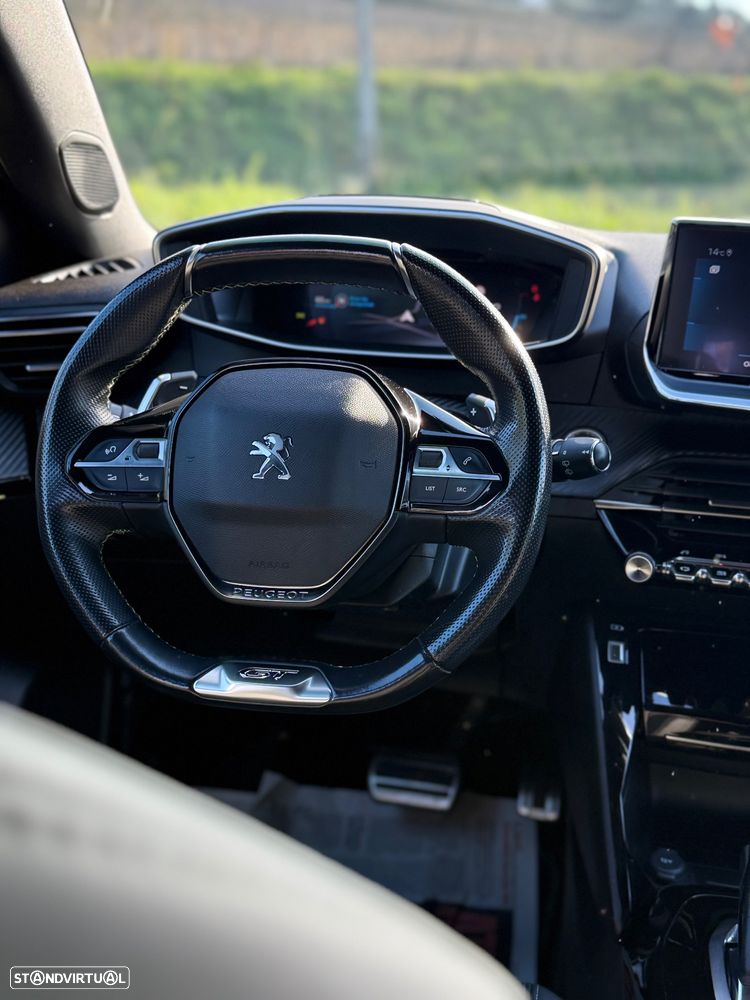 Peugeot 2008 PureTech 130 EAT8 GT Pack - 17