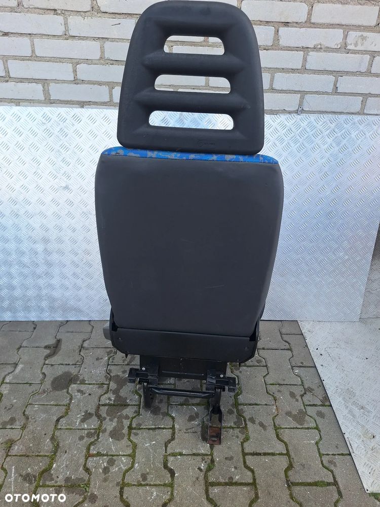 FOTEL KIEROWCY LEWY PRZÓD - IVECO DAILY  2006R - 4