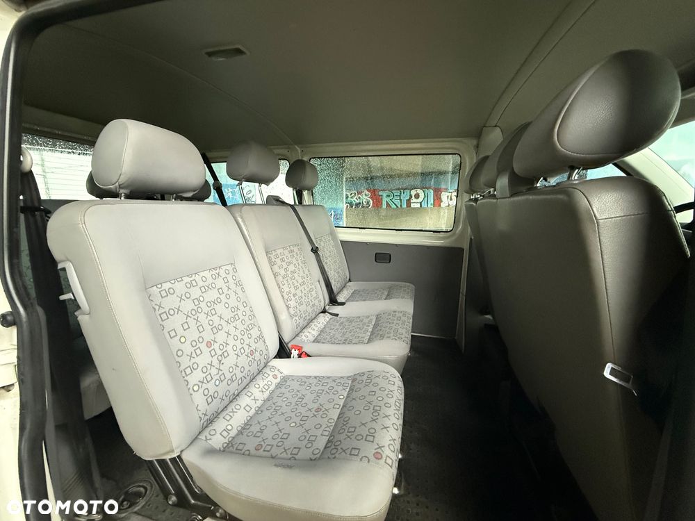 Volkswagen Transporter Caravelle Kurz Trendline - 11