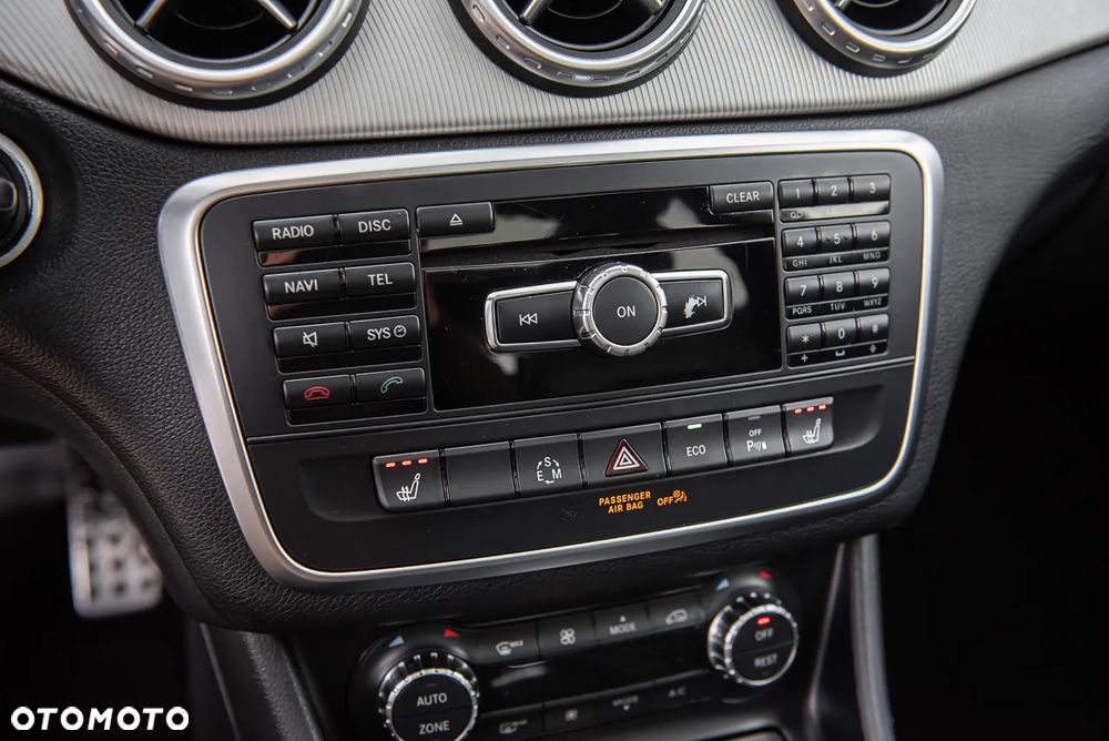 Mercedes-Benz GLA 220 d 4Matic 7G-DCT AMG Line - 25