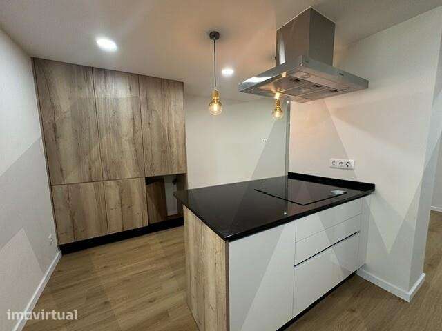 T1+1 de 111 m2 totalmente remodelado com vista mar | Ericeira - Grande imagem: 4/34