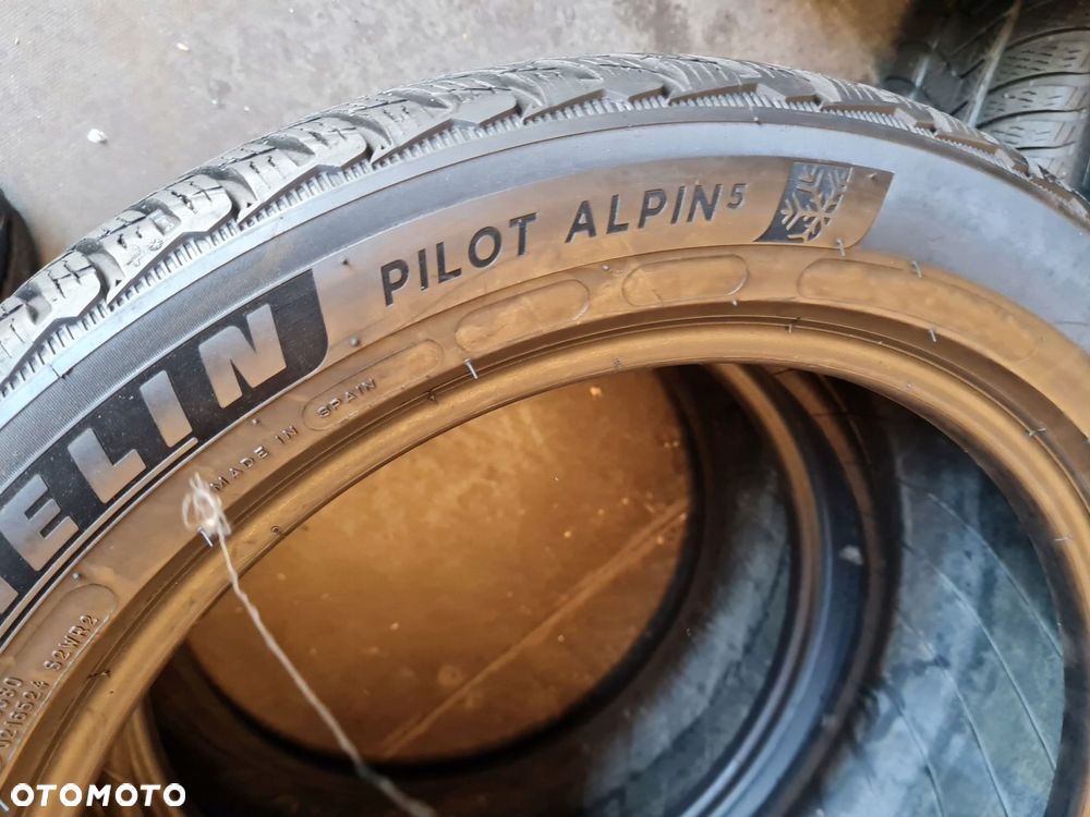 2x MICHELIN Pilot Alpin 5 215/50R18 5,4mm 6,1mm 2019 - 3