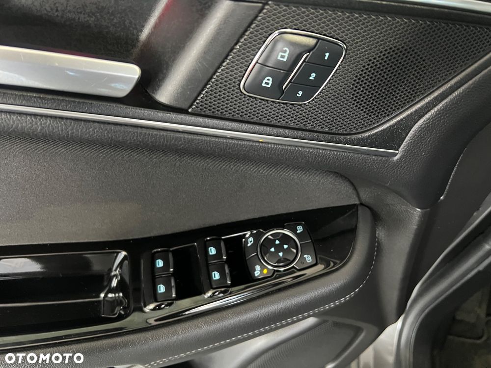 Ford S-Max 1.5 EcoBoost ST-Line - 19