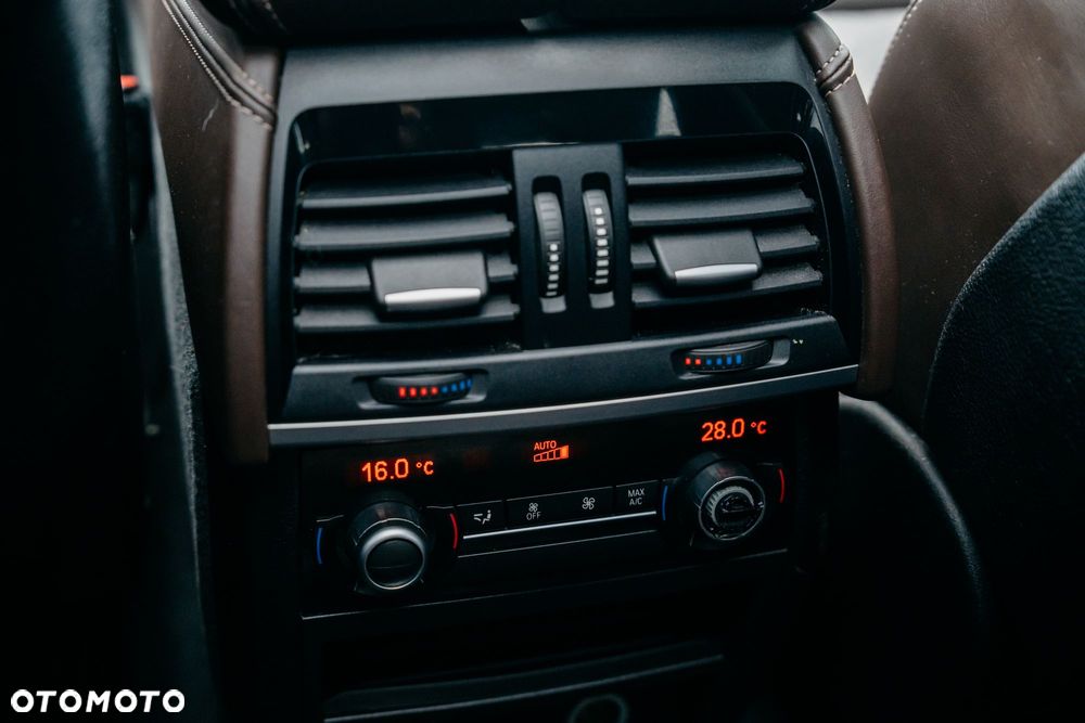 BMW X5 xDrive30d - 29
