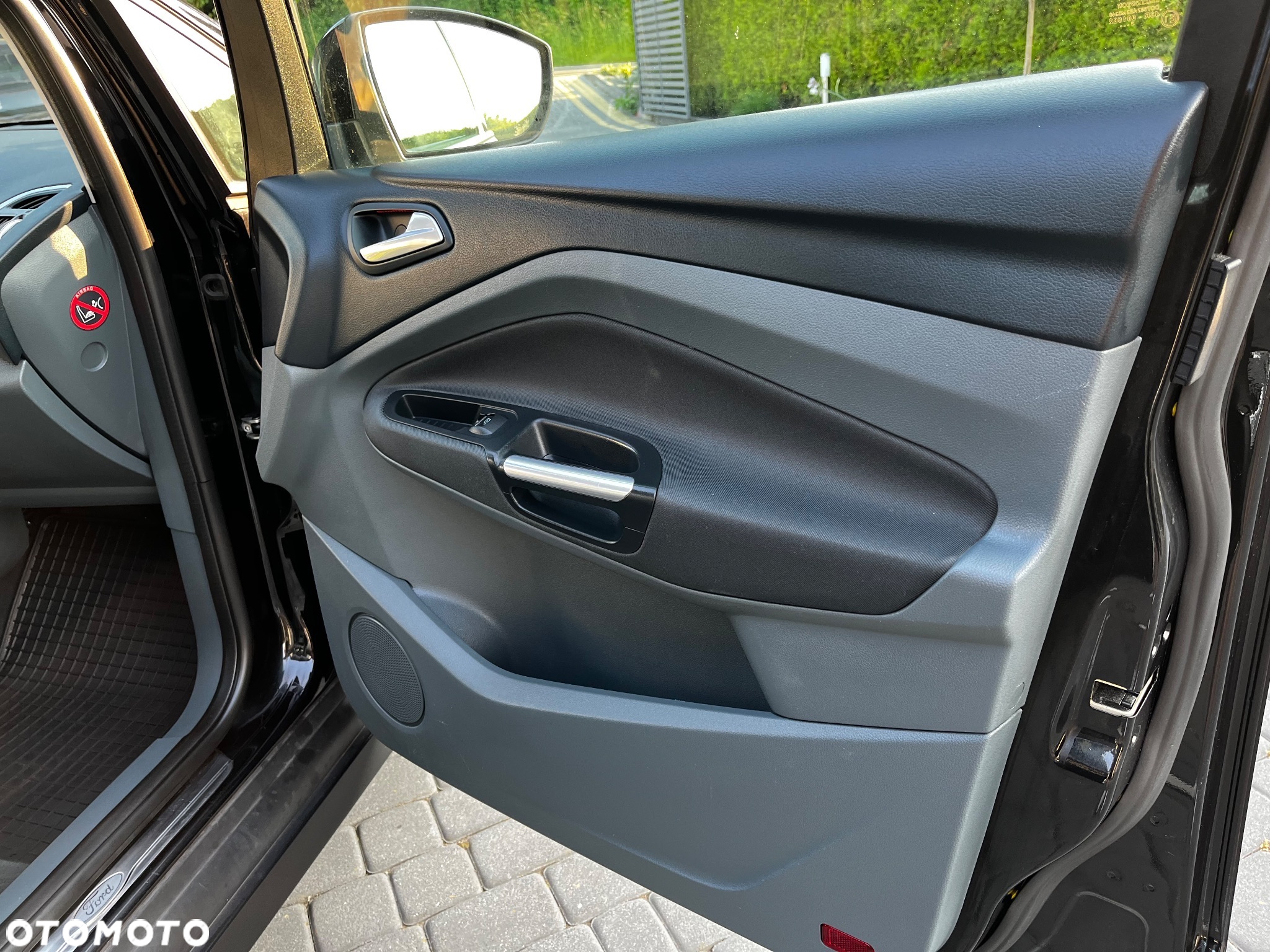 Ford Grand C-MAX - 24
