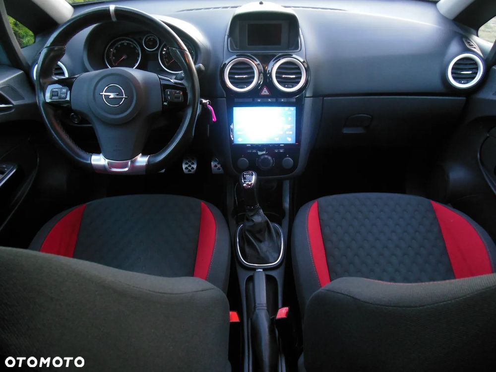 Opel Corsa 1.6 Turbo GSi - 11