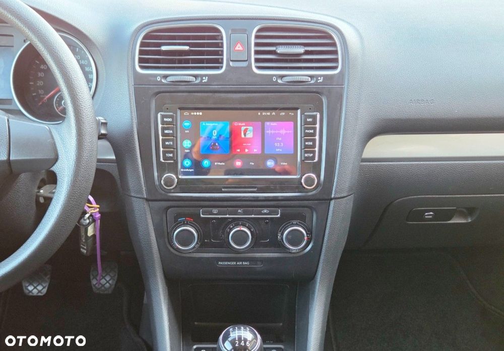 Volkswagen Golf - 17