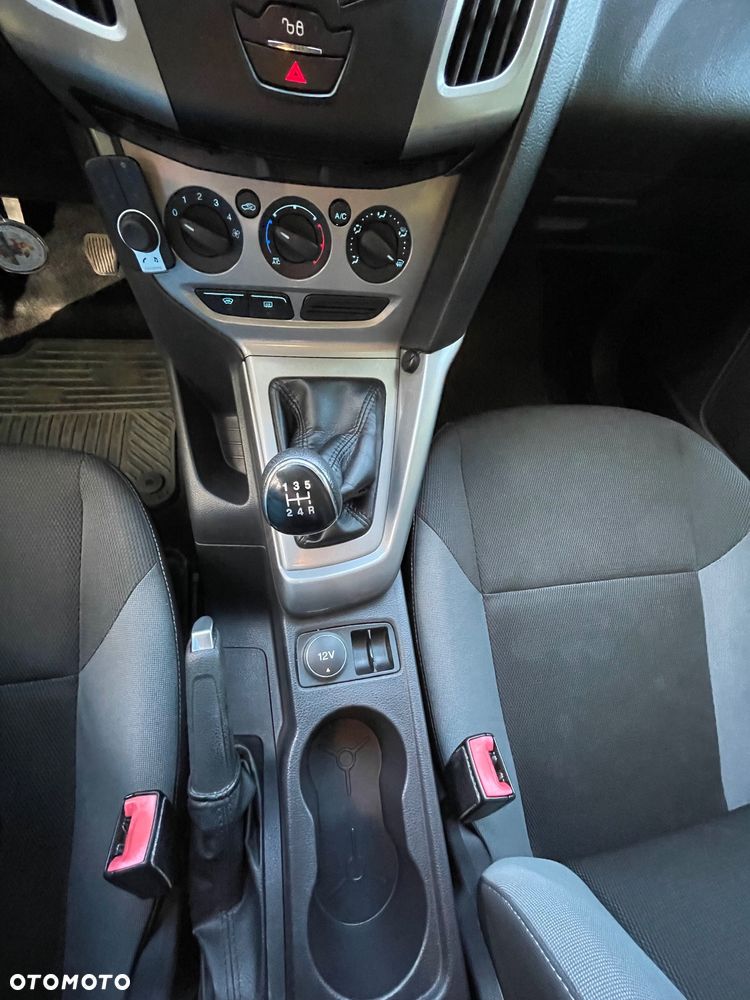 Ford Focus 1.6 Trend - 25