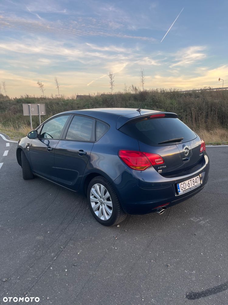 Opel Astra 1.4 Turbo - 4