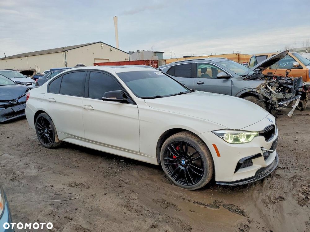 BMW Seria 3 330i xDrive M Sport - 1