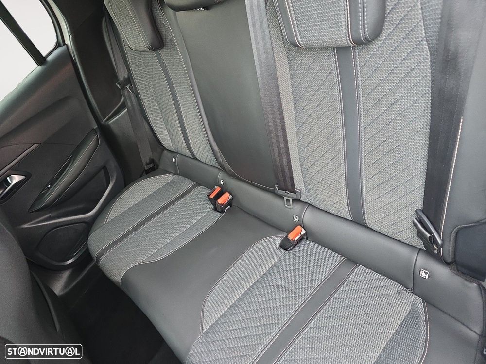 Peugeot 208 1.2 Hybrid Allure e-DCS6 - 13