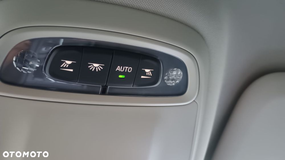 Volvo V60 B4 D R-Design - 23