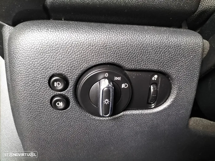 MINI 3 Portas One D - 23