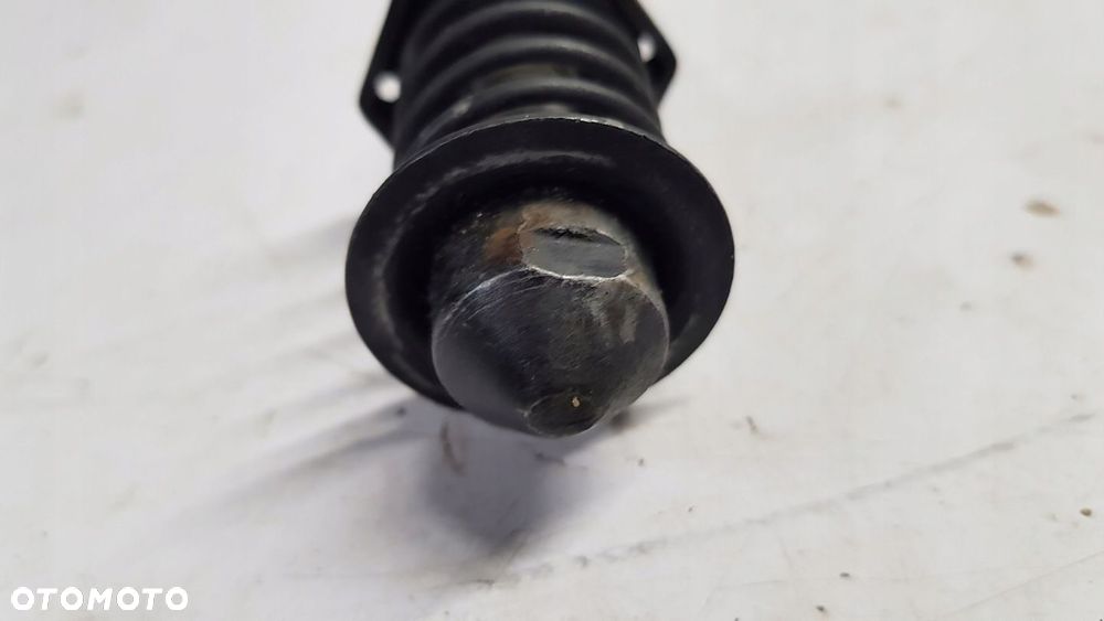 rygiel maski Opel Corsa E - 12