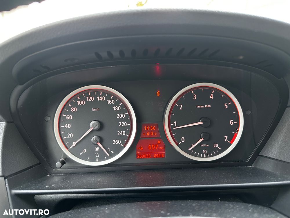 BMW Seria 5 523i - 4