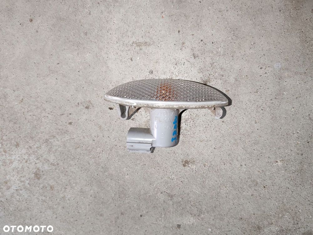 Kierunkowskaz migacz błotnika boczny 81730-02080 Toyota Auris I 07-12