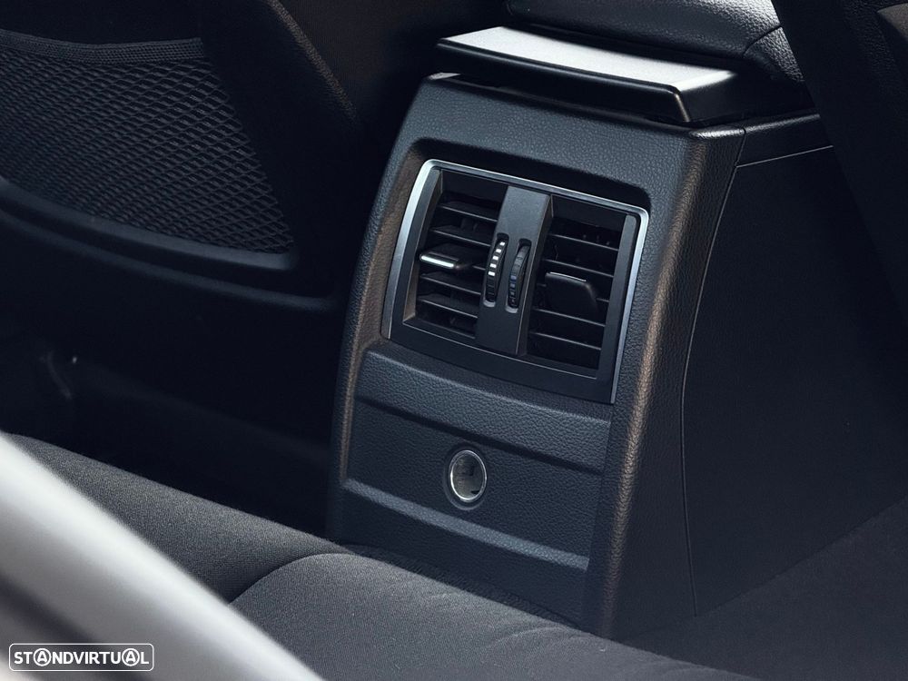 BMW 330 e iPerformance Advantage - 11