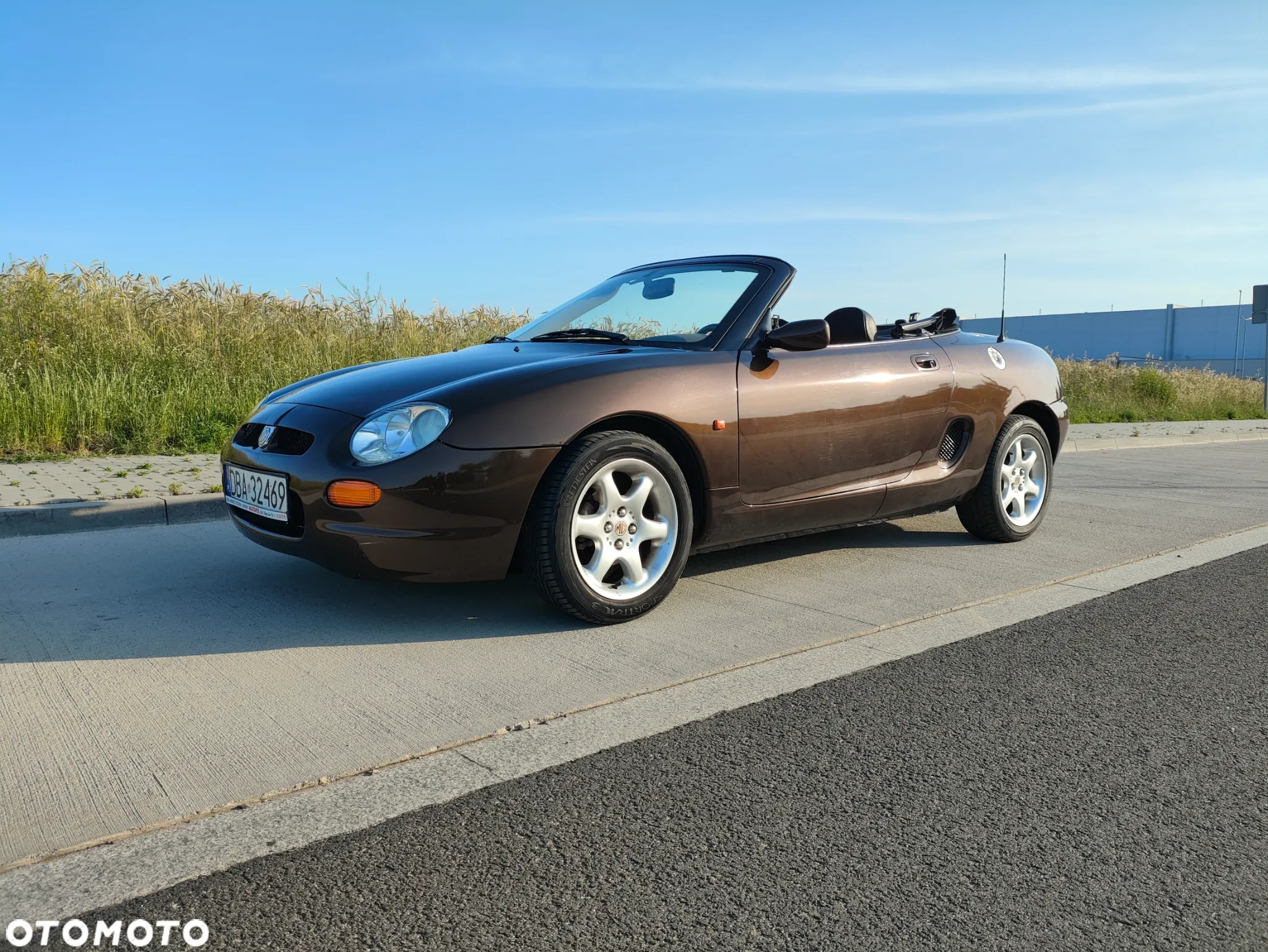 Rover MG - 12