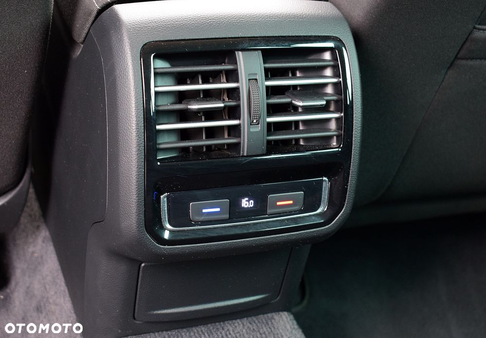 Volkswagen Passat - 19