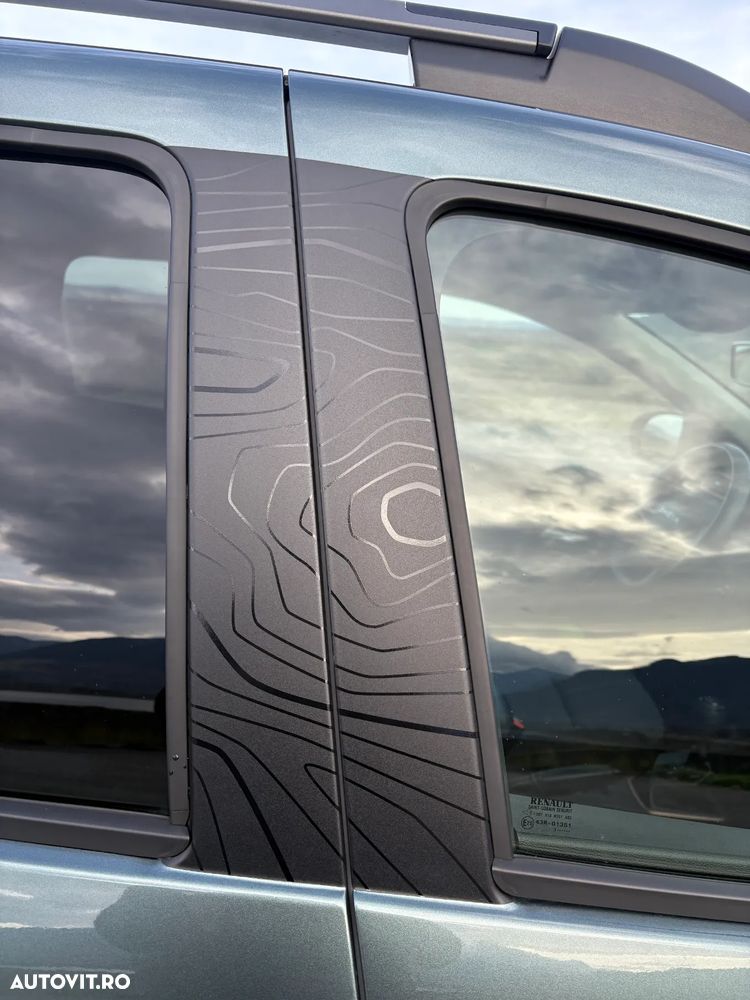 Dacia Duster TCe 150 GPF 4WD SL Techroad - 11