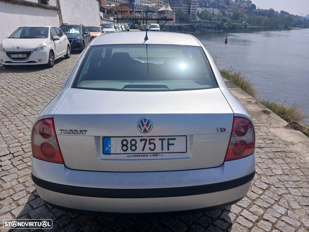 VW Passat 1.9 TDi Trendline - 3