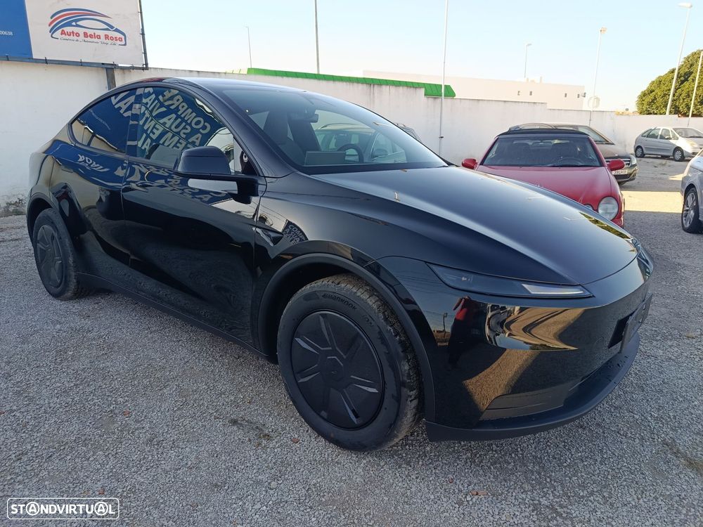 Tesla Model Y - 3