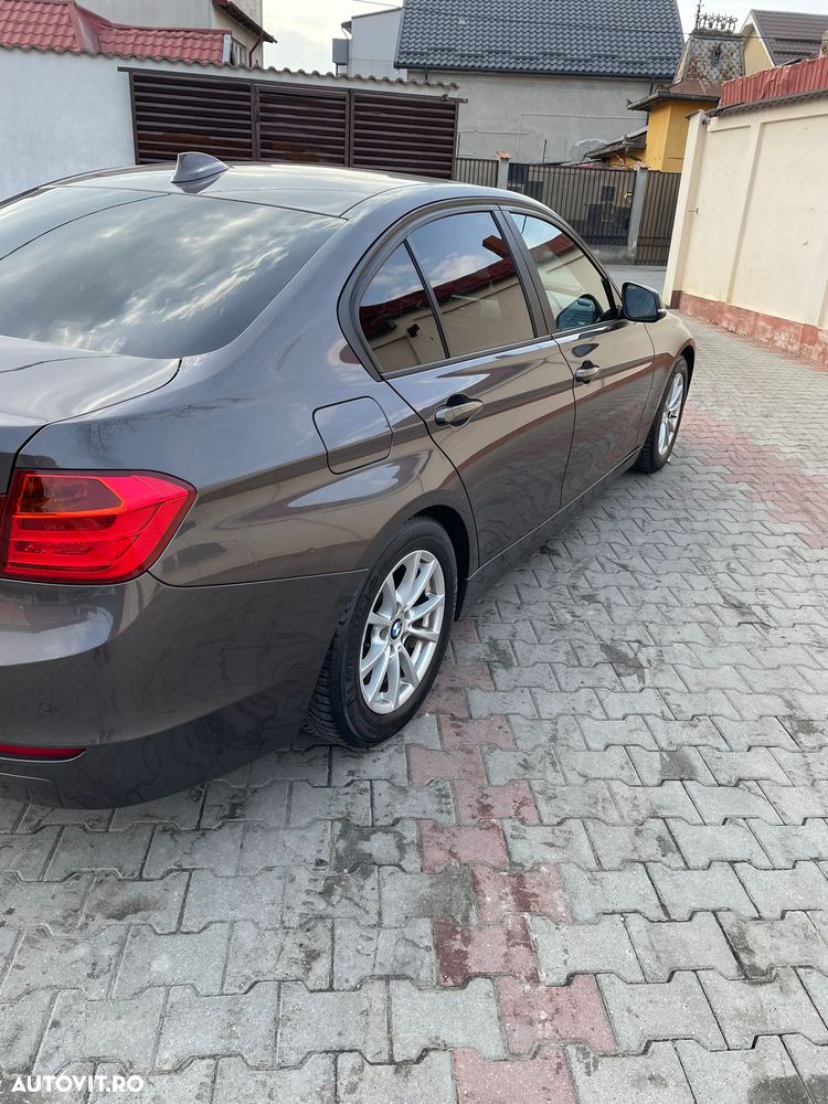 BMW Seria 3 320d DPF Aut. Edition Fleet - 3