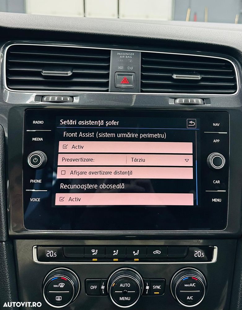 Volkswagen Golf 1.6 TDI SCR DSG Comfortline - 26