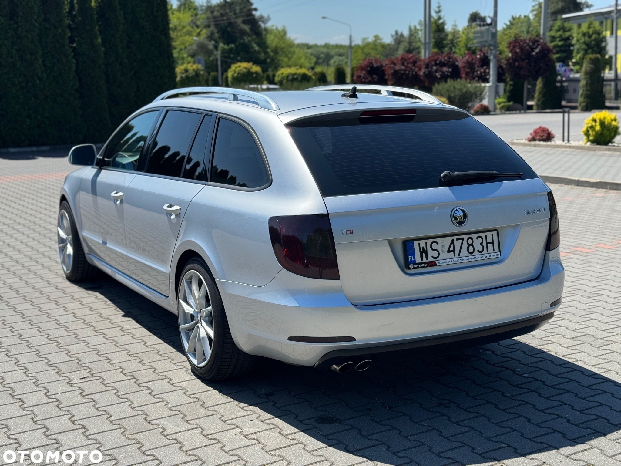 Skoda Superb 2.0 TDI DSG Comfort - 4
