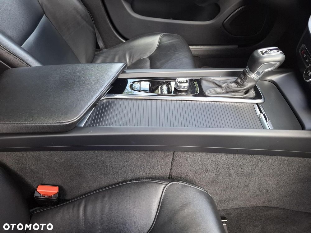 Volvo S60 T6 AWD Momentum Pro - 8