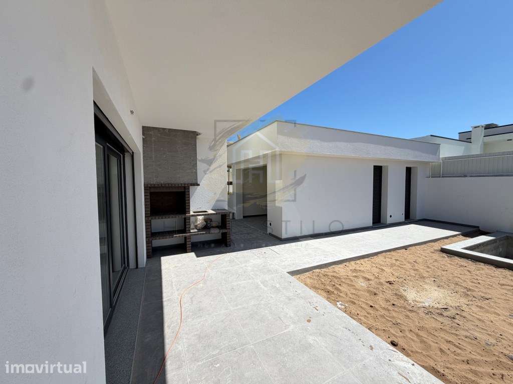 Moradia Nova T4 com Piscina em Azeitão- Vista Serra da Arrábida - Grande imagem: 4/35