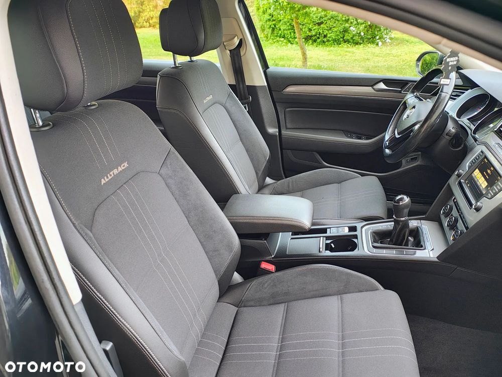 Volkswagen Passat 2.0 TDI BMT 4Mot Highline - 24