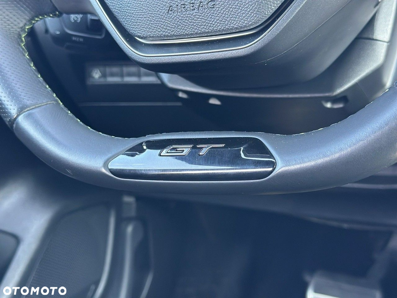Peugeot 208 1.2 mHEV GT - 27