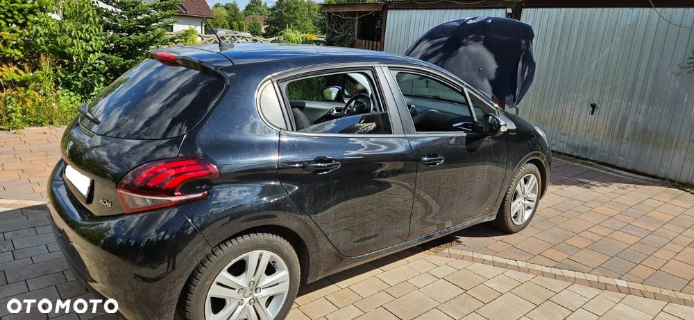 Peugeot 208 - 6