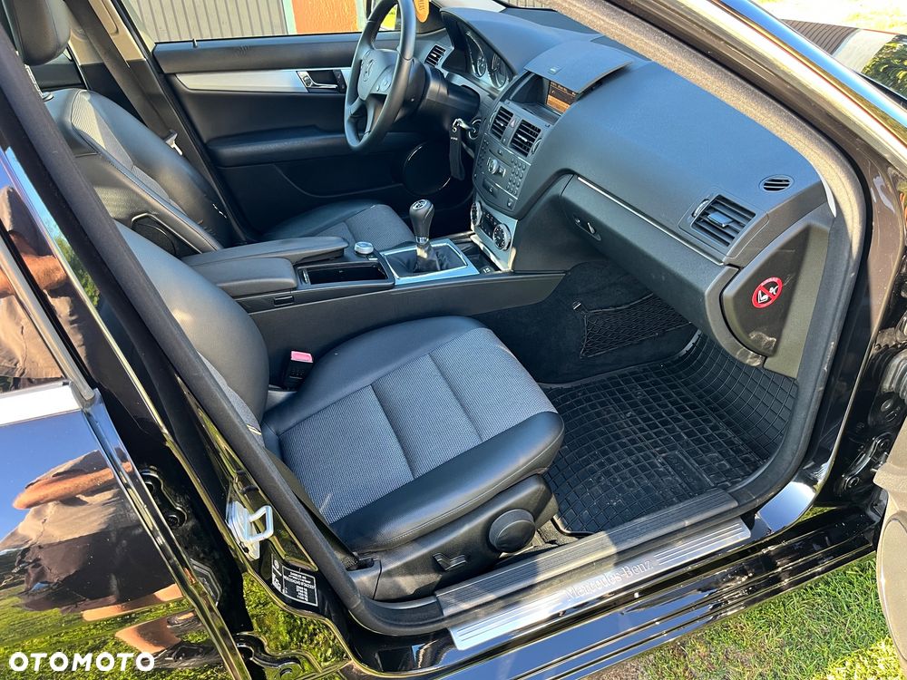 Mercedes-Benz Klasa C 180 Kompressor BlueEFFICIENCY - 15