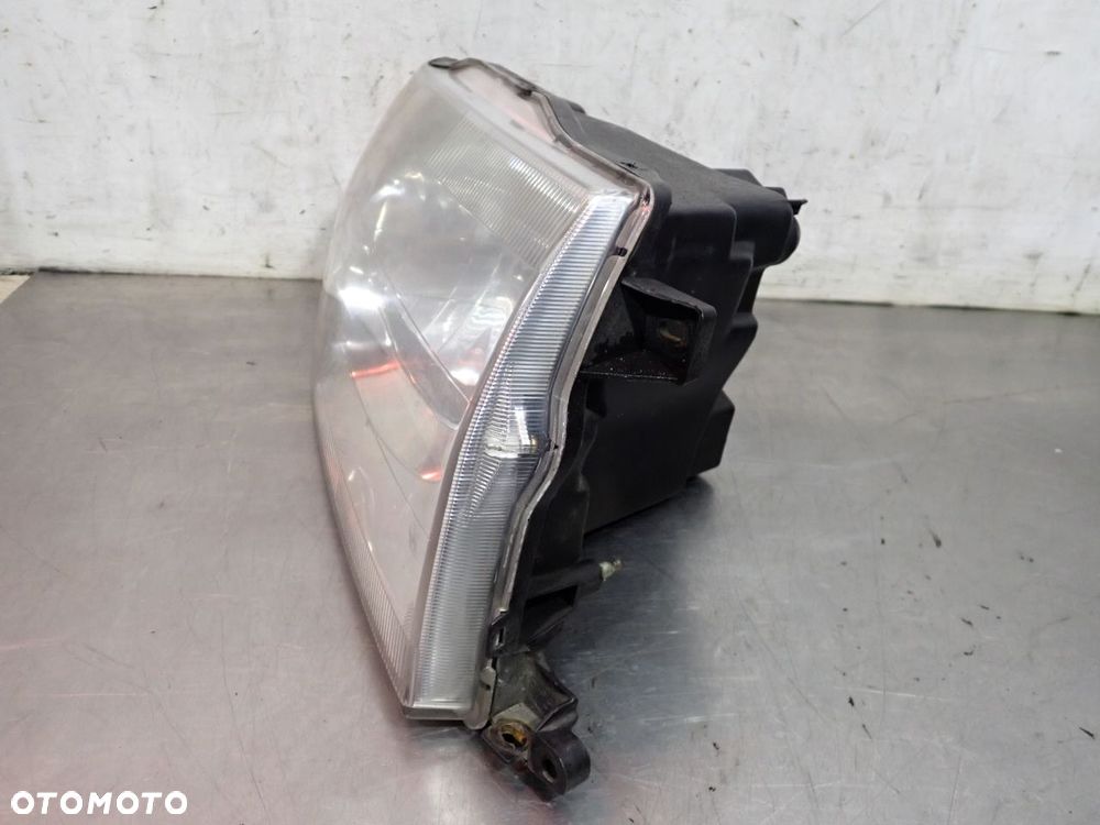 LAMPA PRAWA PRZEDNIA MITSUBISHI PAJERO PININ - 4