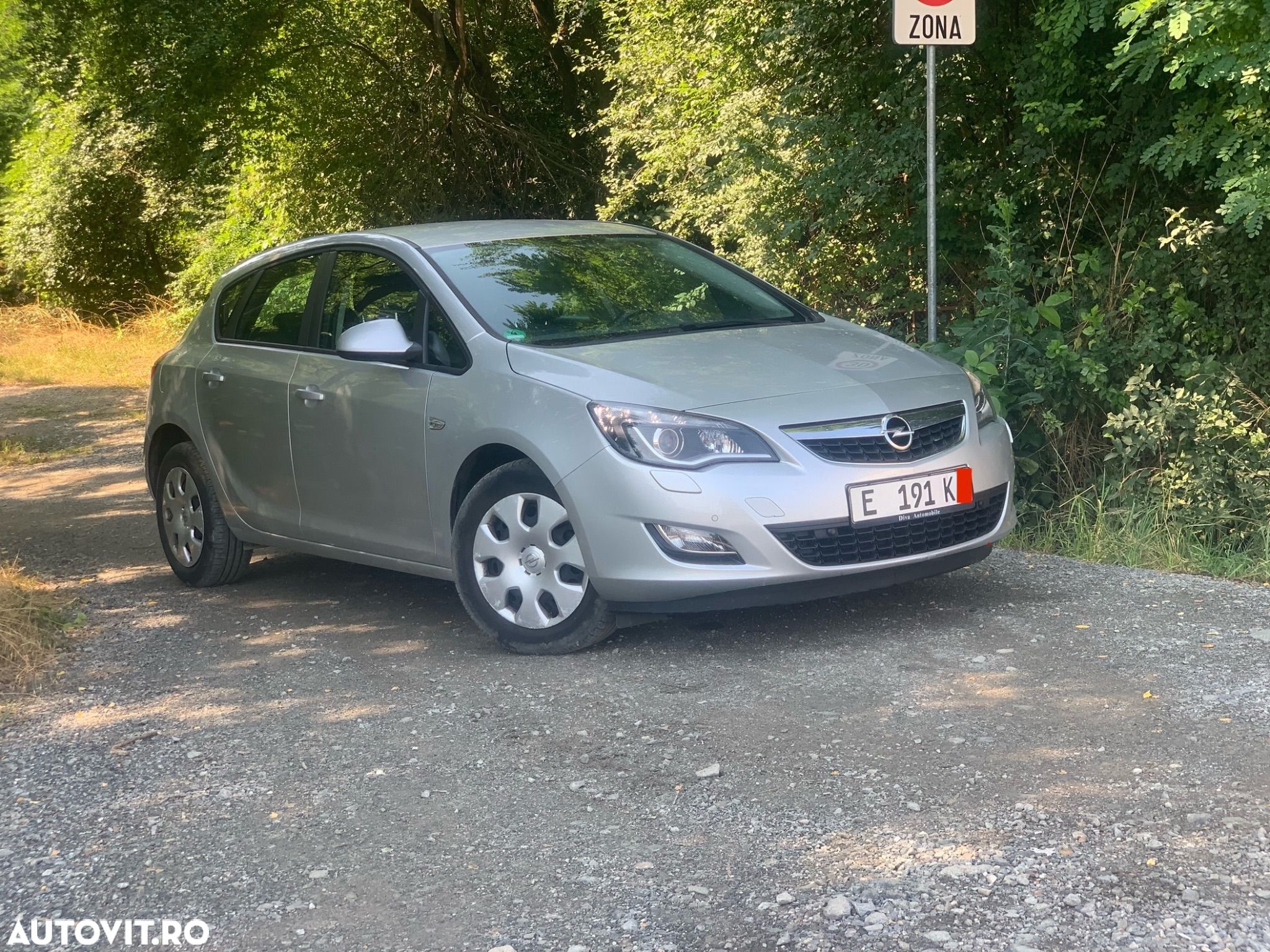 Opel Astra 1.6 Automatik Design Edition - 1