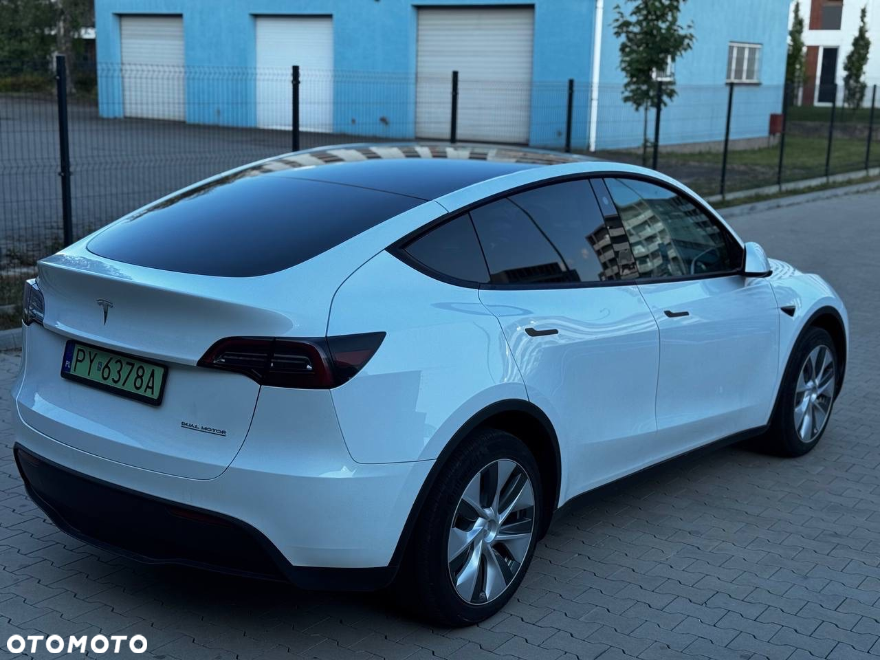 Tesla Y Model Long Range Dual Motor AWD - 11
