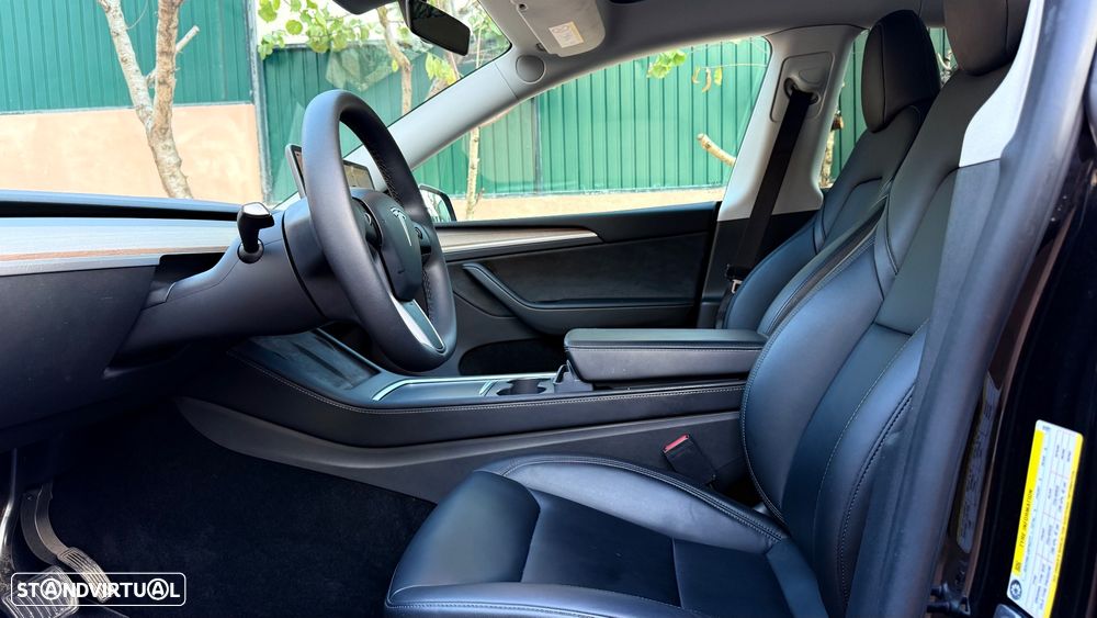 Tesla Model Y Long-Range RWD - 8