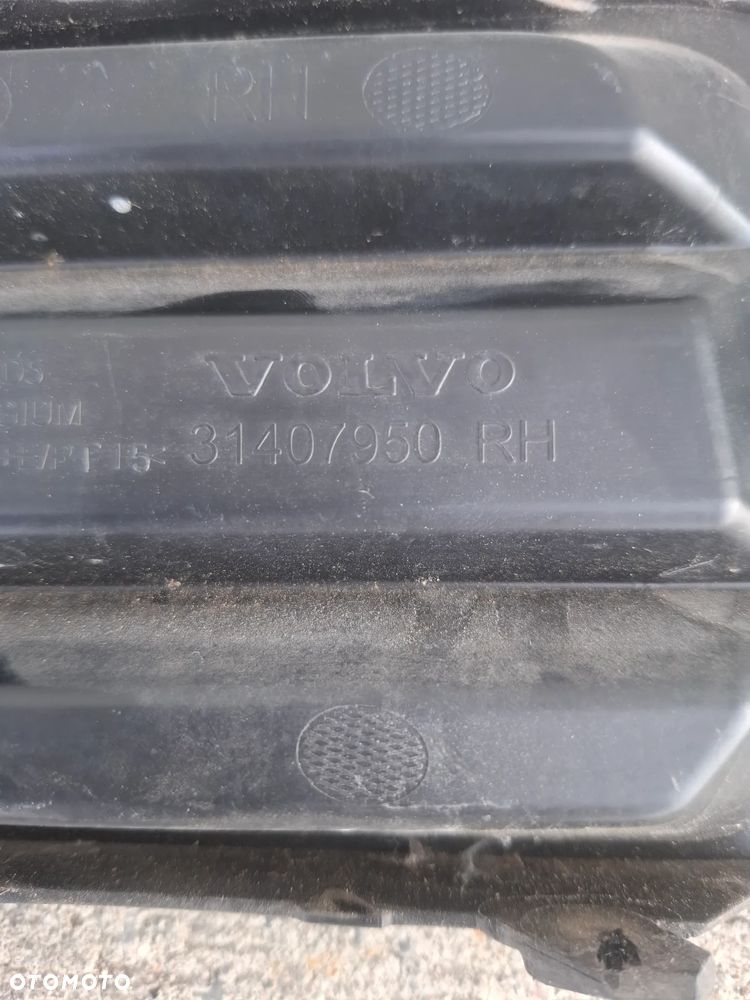 Volvo XC40 kratka zderzaka prawa przód 31407950 - 3