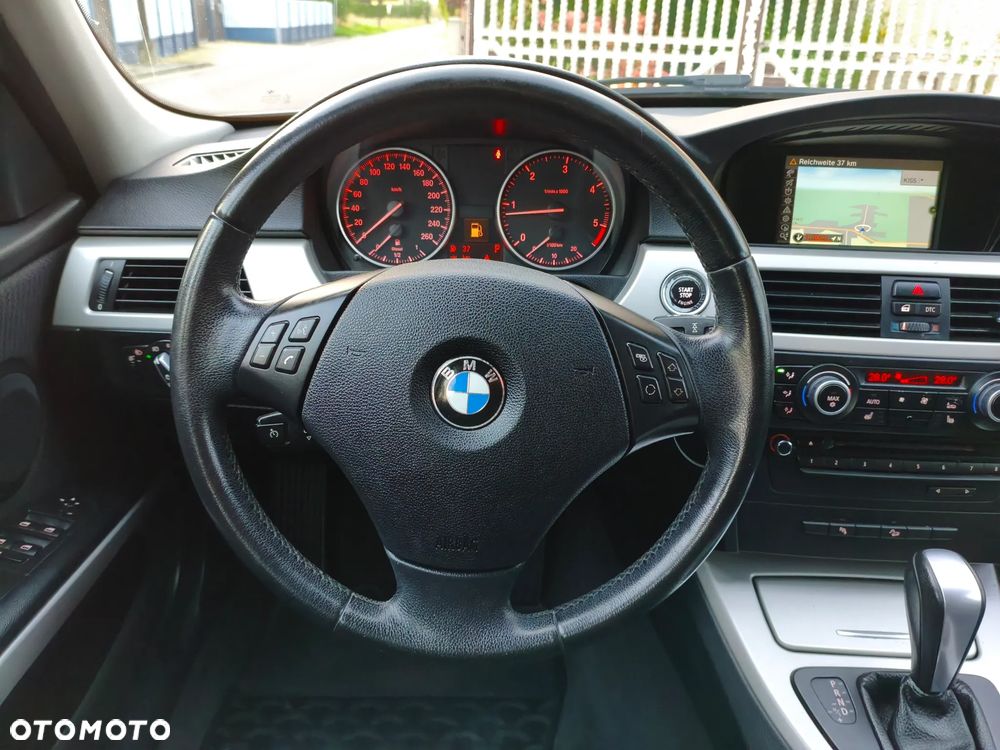 BMW Seria 3 - 28