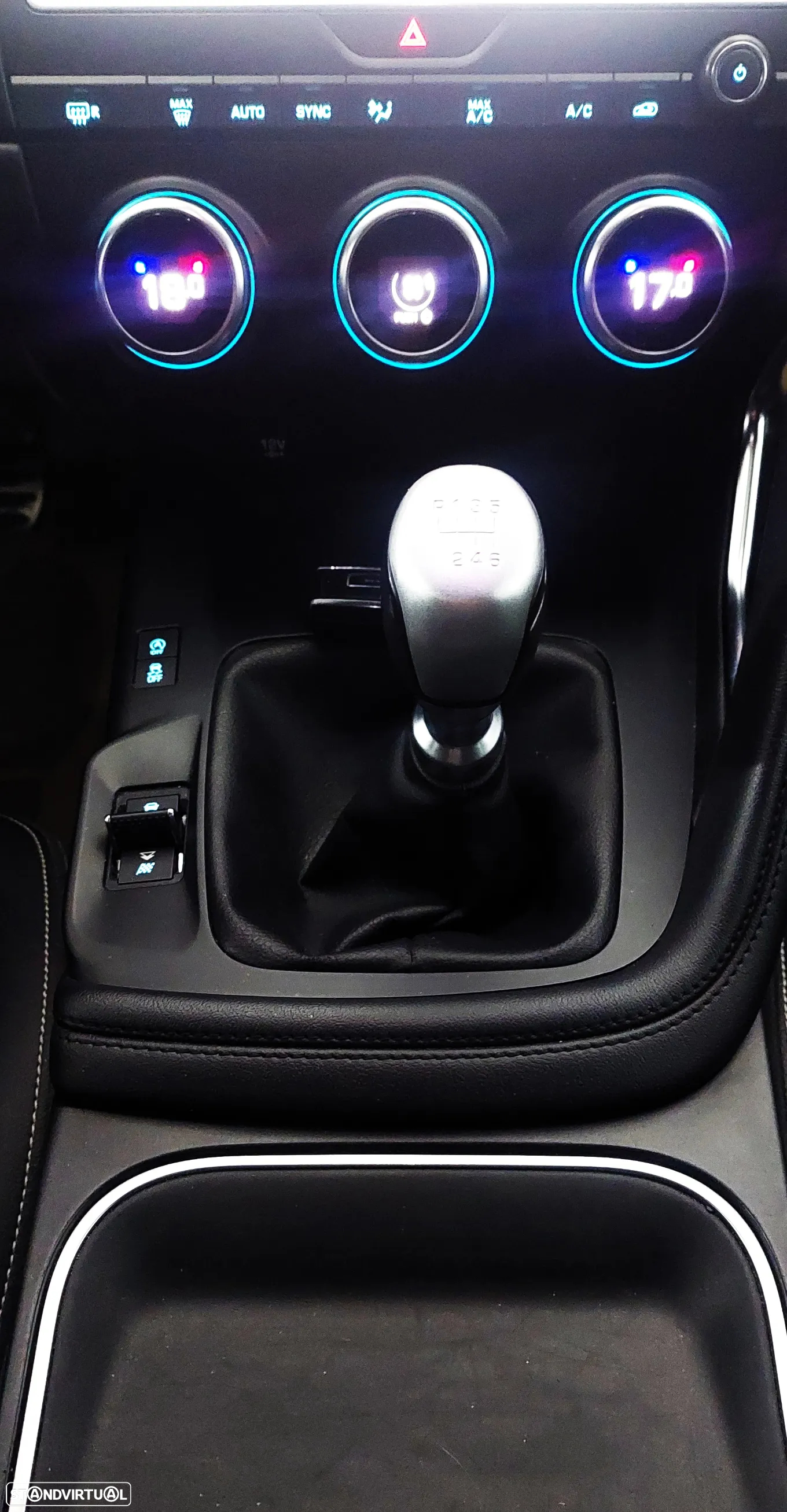 Jaguar E-Pace 2.0 i4D R-Dynamic - 20