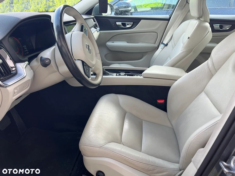 Volvo S60 T5 Momentum Pro - 8