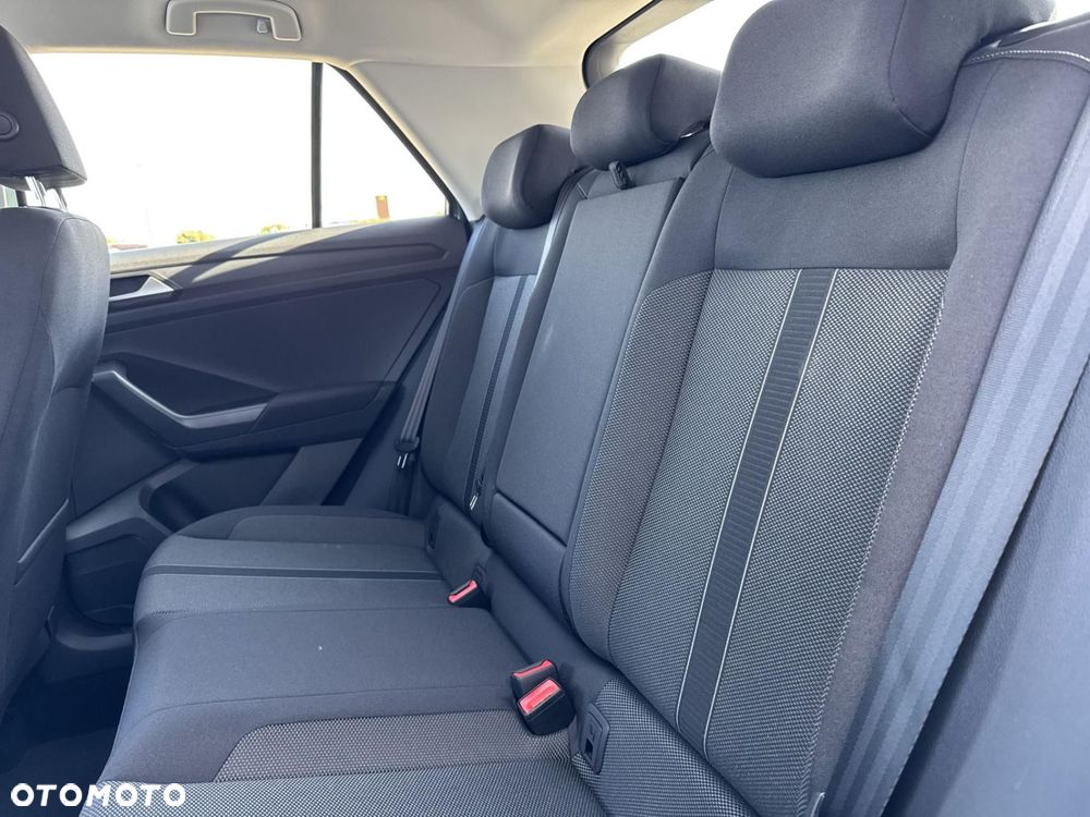 Volkswagen T-Roc - 17