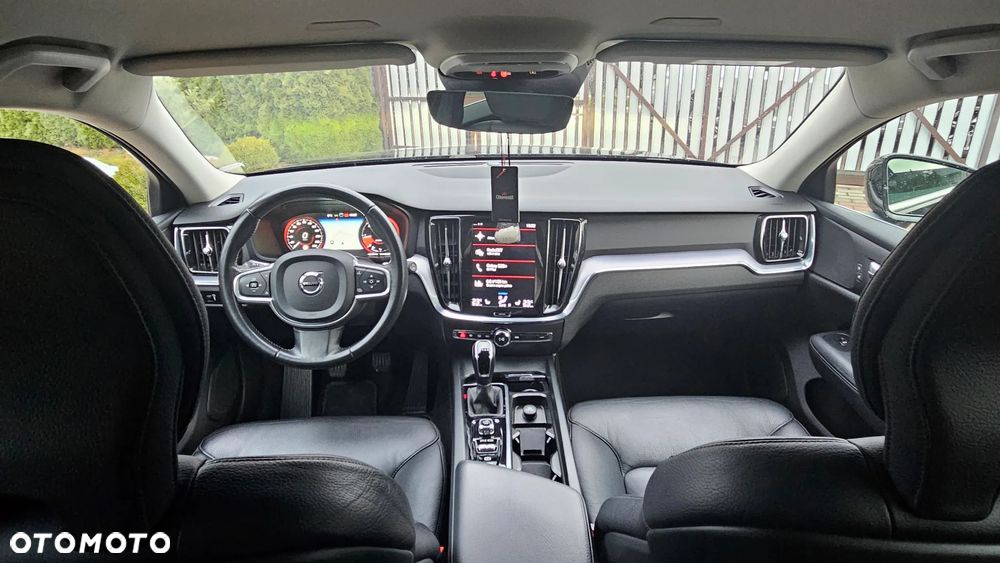 Volvo V60 D3 Momentum Pro - 23
