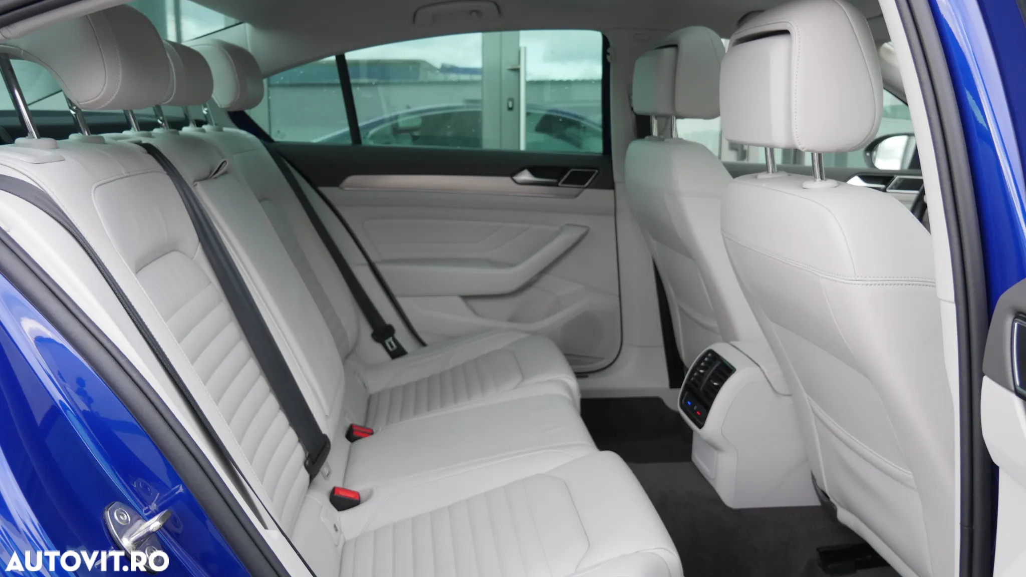 Volkswagen Passat - 19
